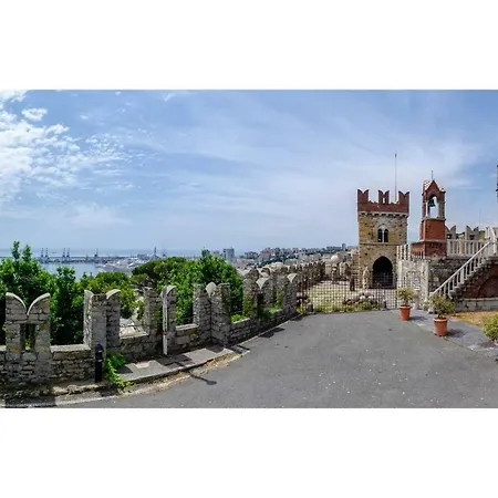 Hintown Vicino Al Castello De Albertis * Gênes